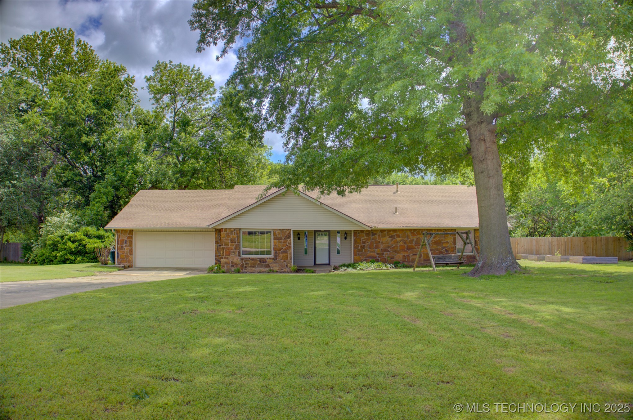 9701 Springlake Drive