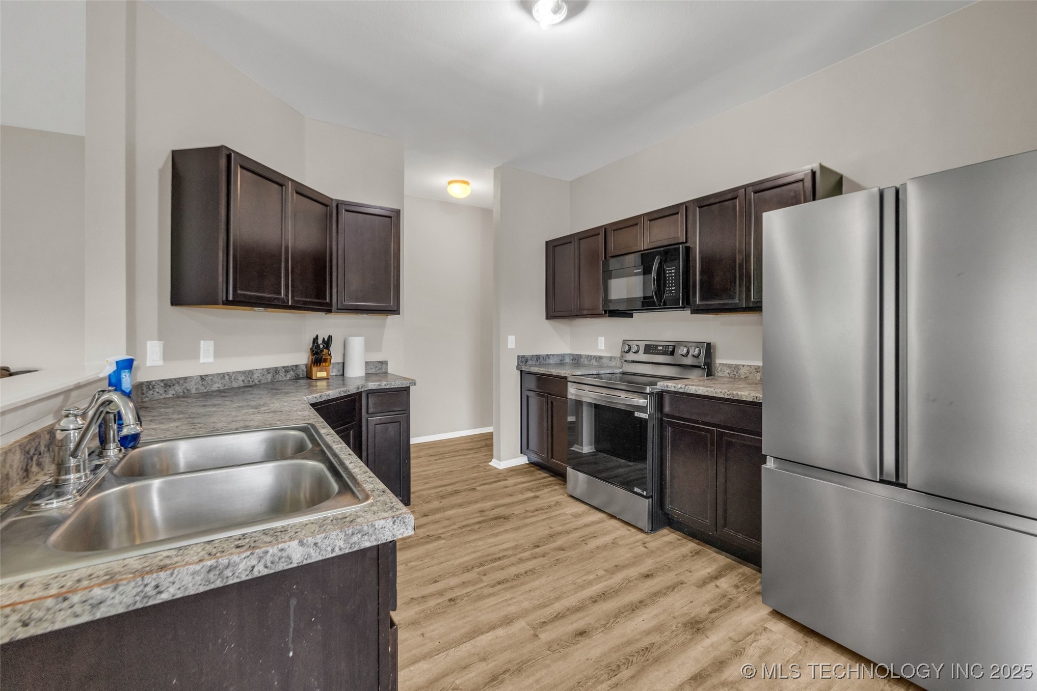 2801 Lariat Lane