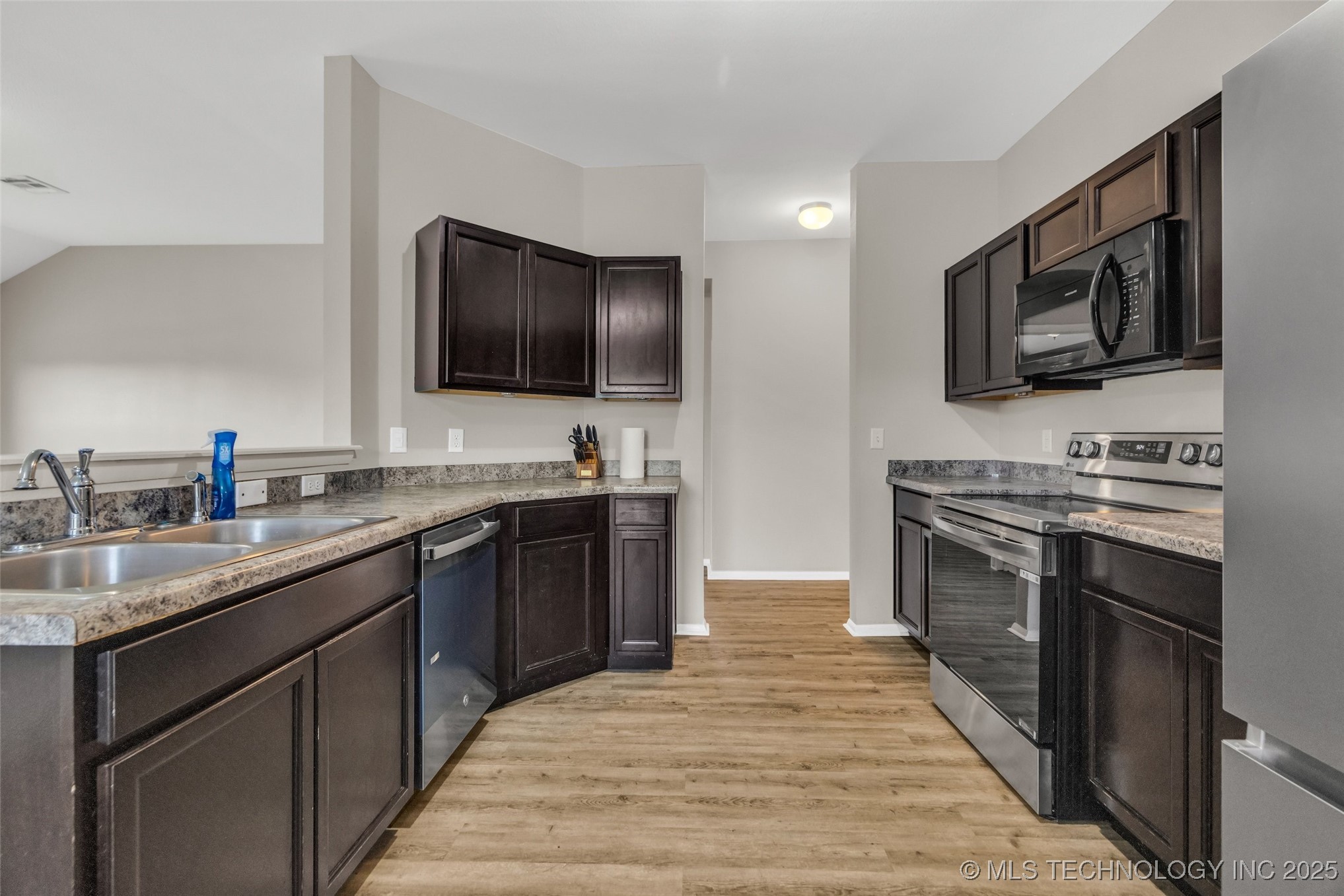 2801 Lariat Lane