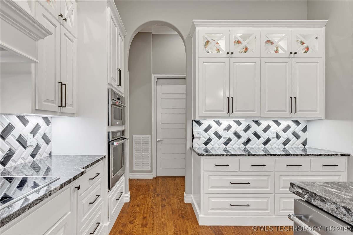 1105 W 84th Street