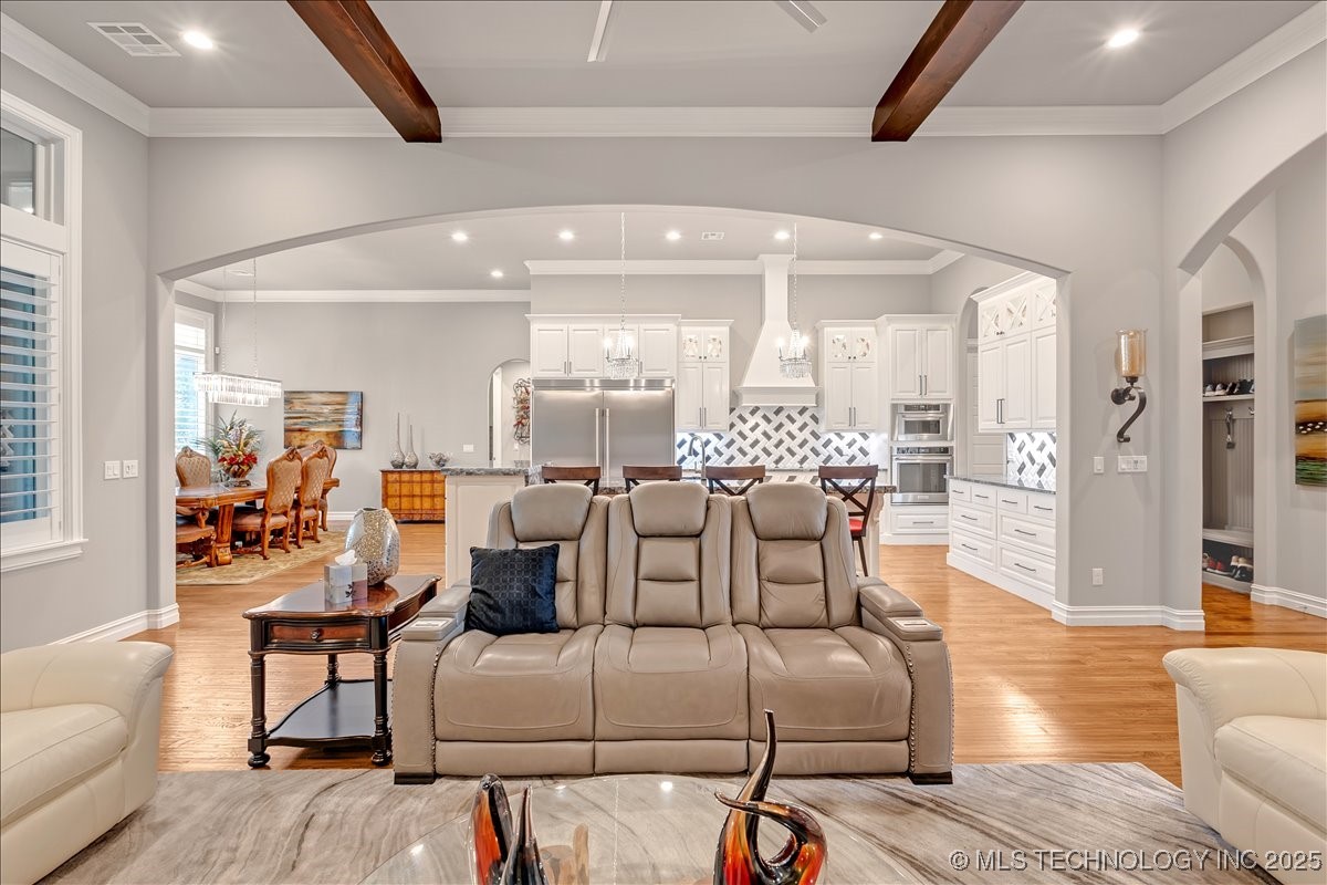 1105 W 84th Street