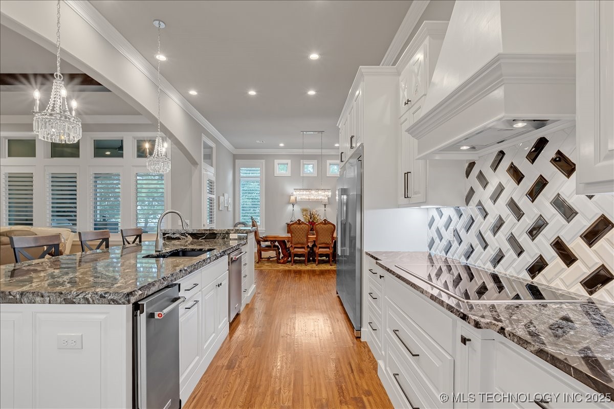 1105 W 84th Street