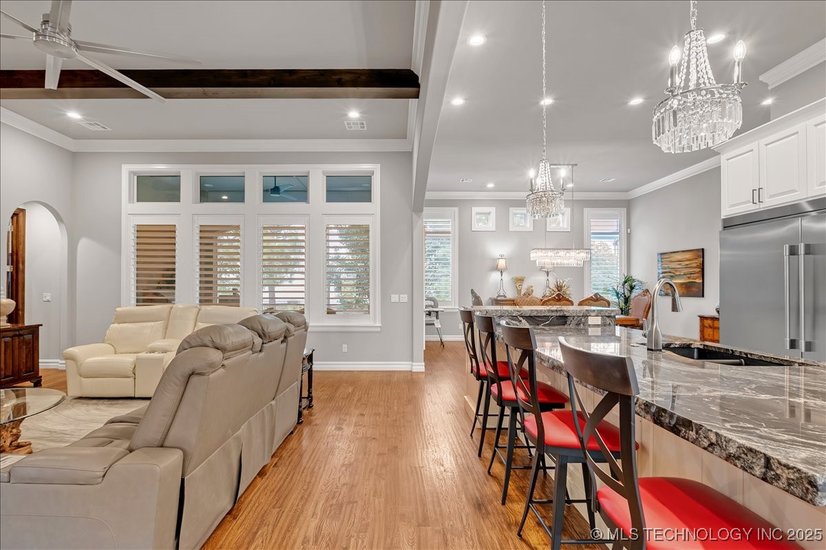1105 W 84th Street