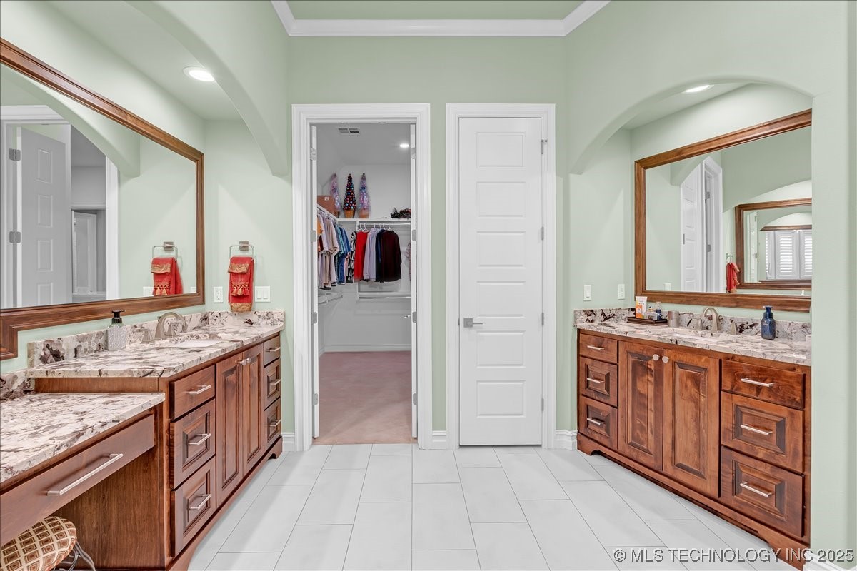 1105 W 84th Street