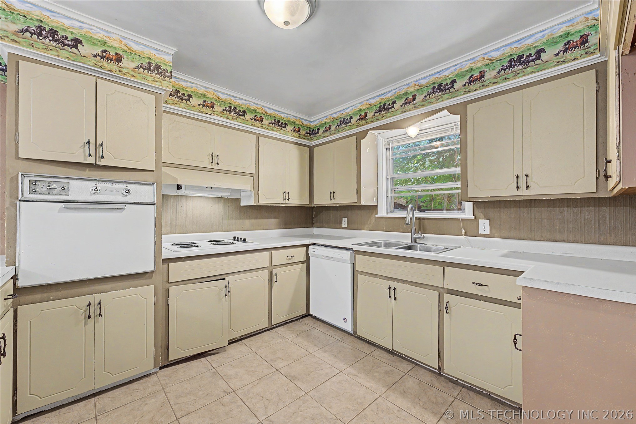 503 W Toledo Place