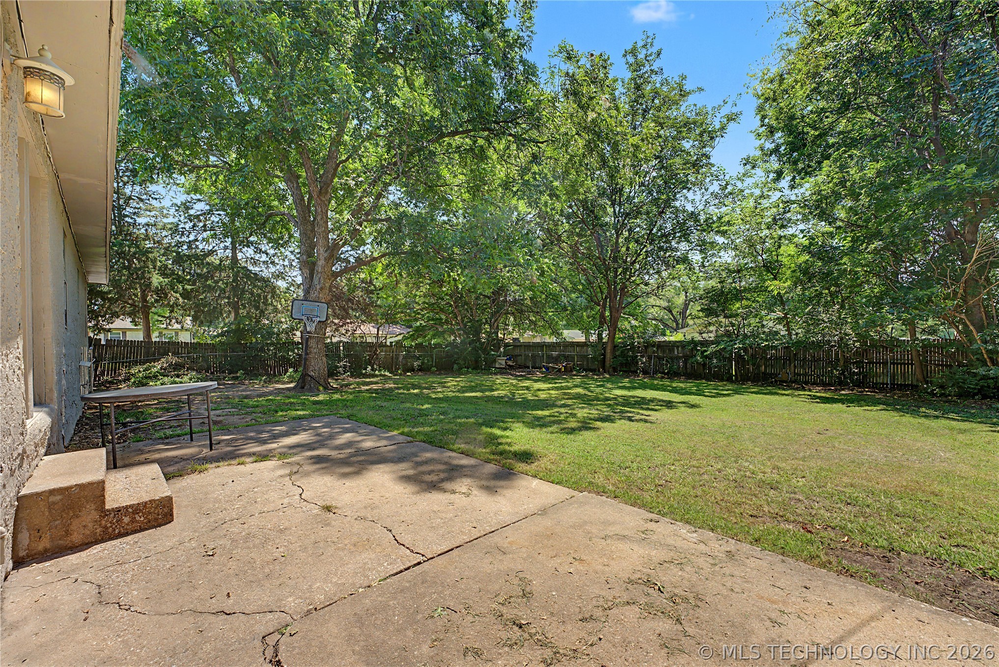 503 W Toledo Place