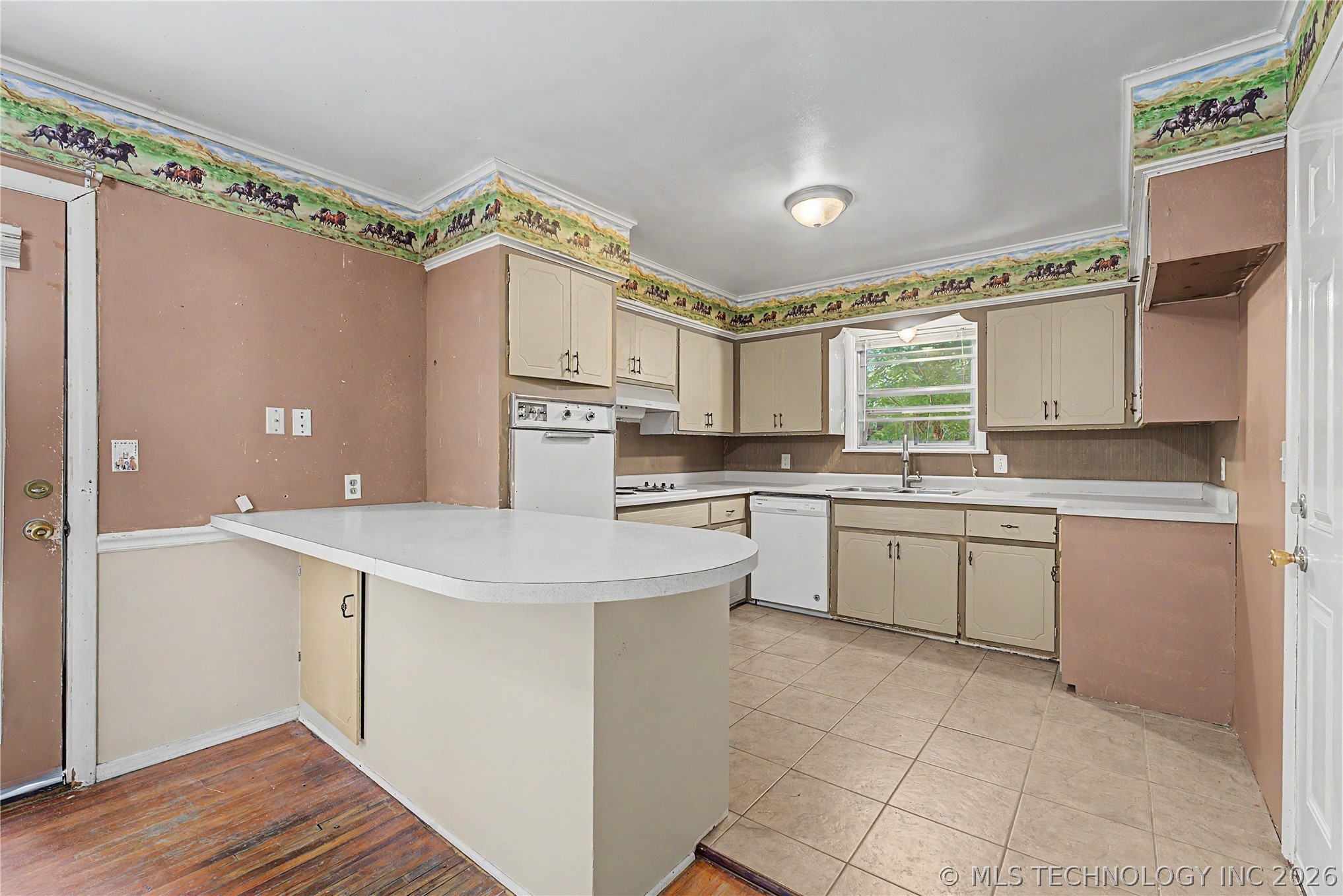 503 W Toledo Place