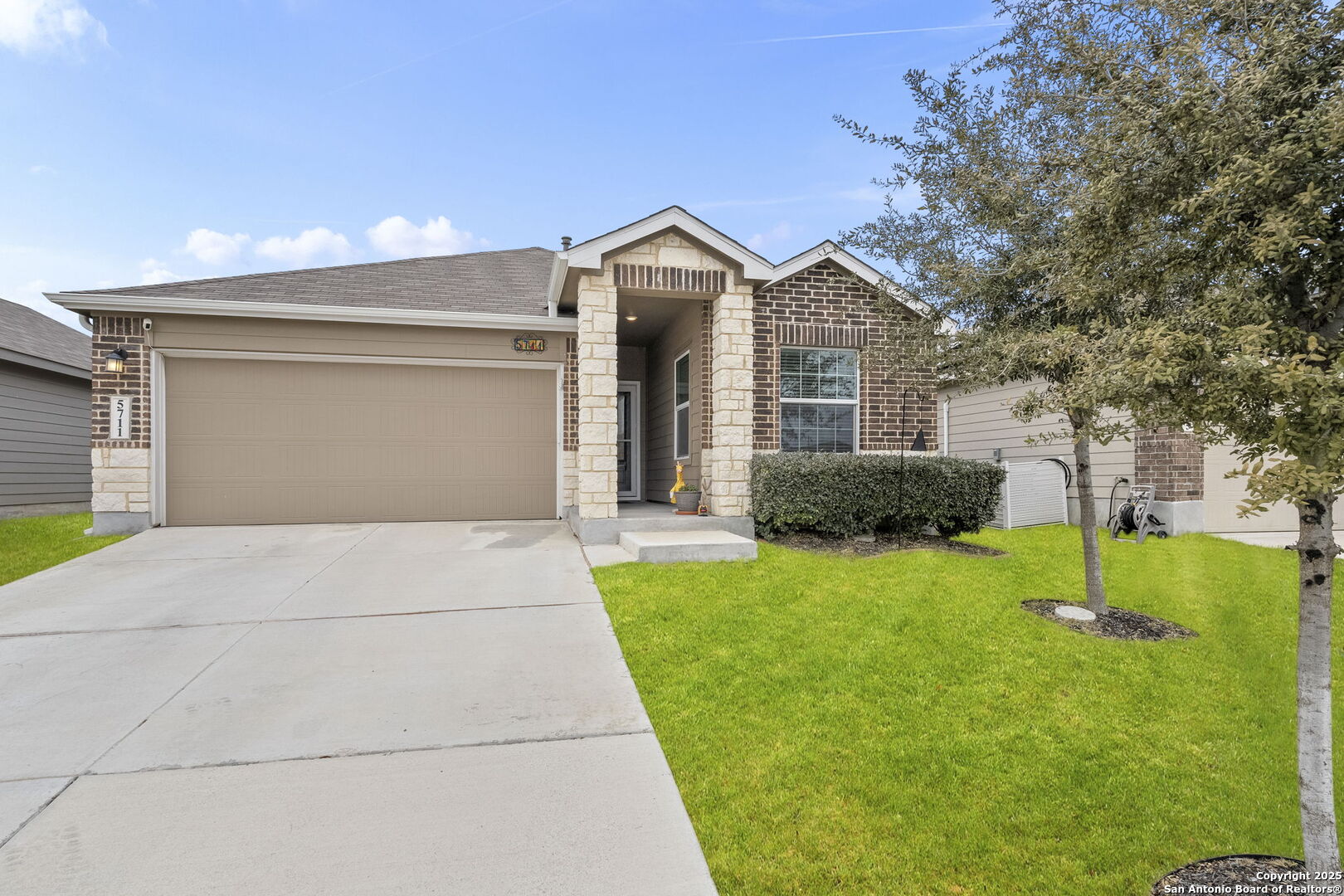 5711 Cicada Circle