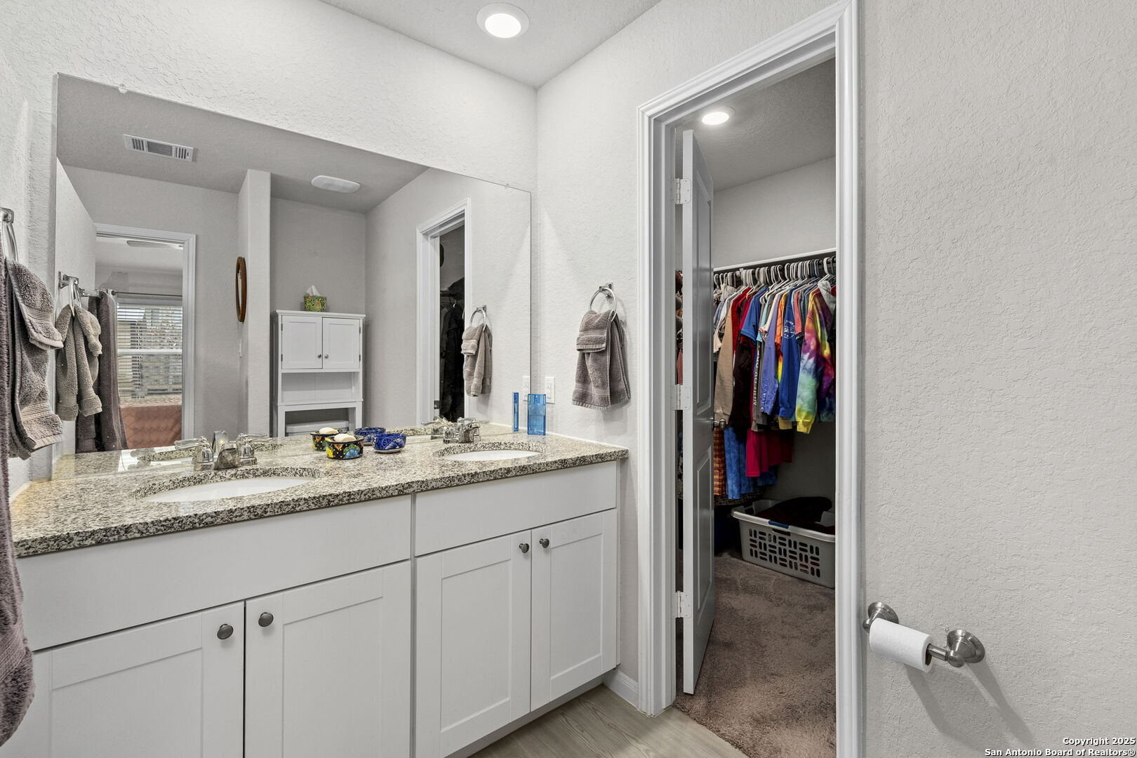 5711 Cicada Circle