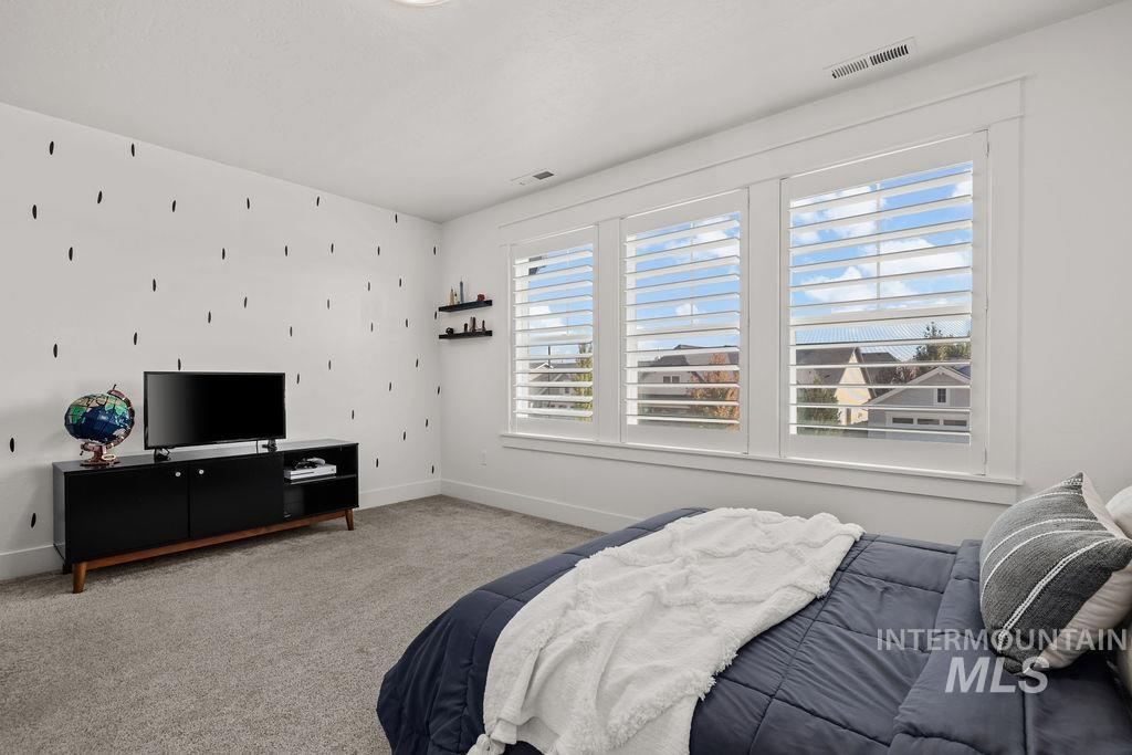 5701 N Calcutta