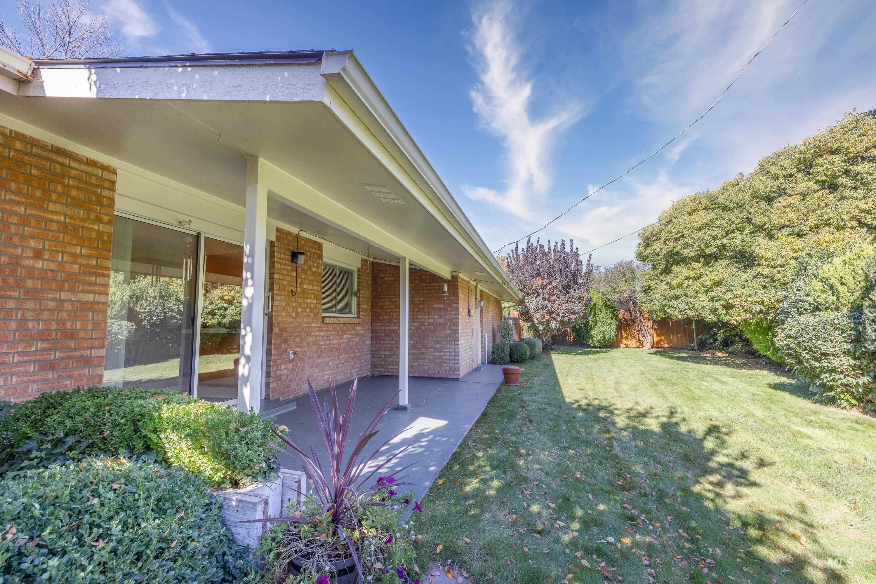 2412 S Robert St.