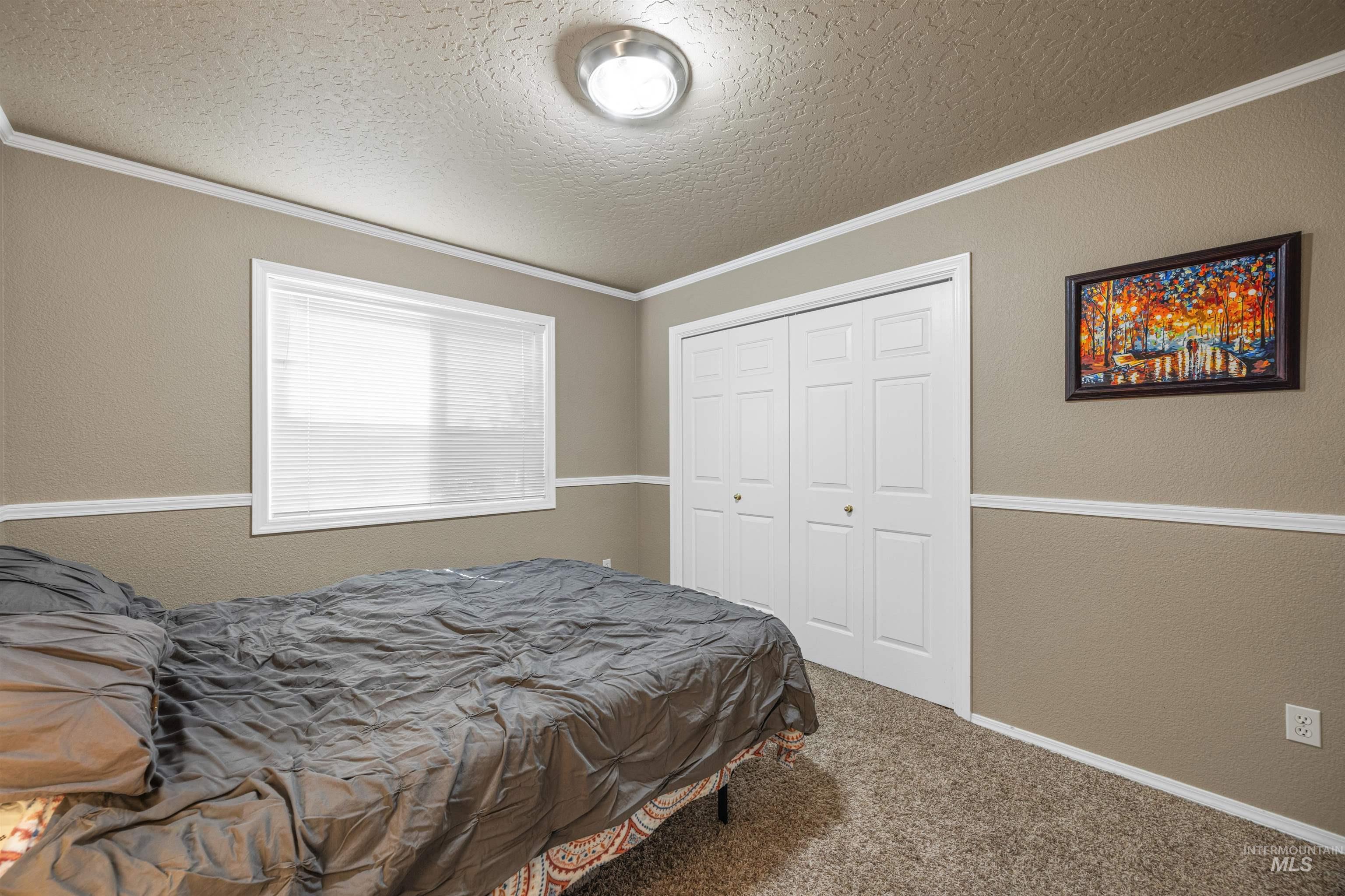 6501 Outlook Dr