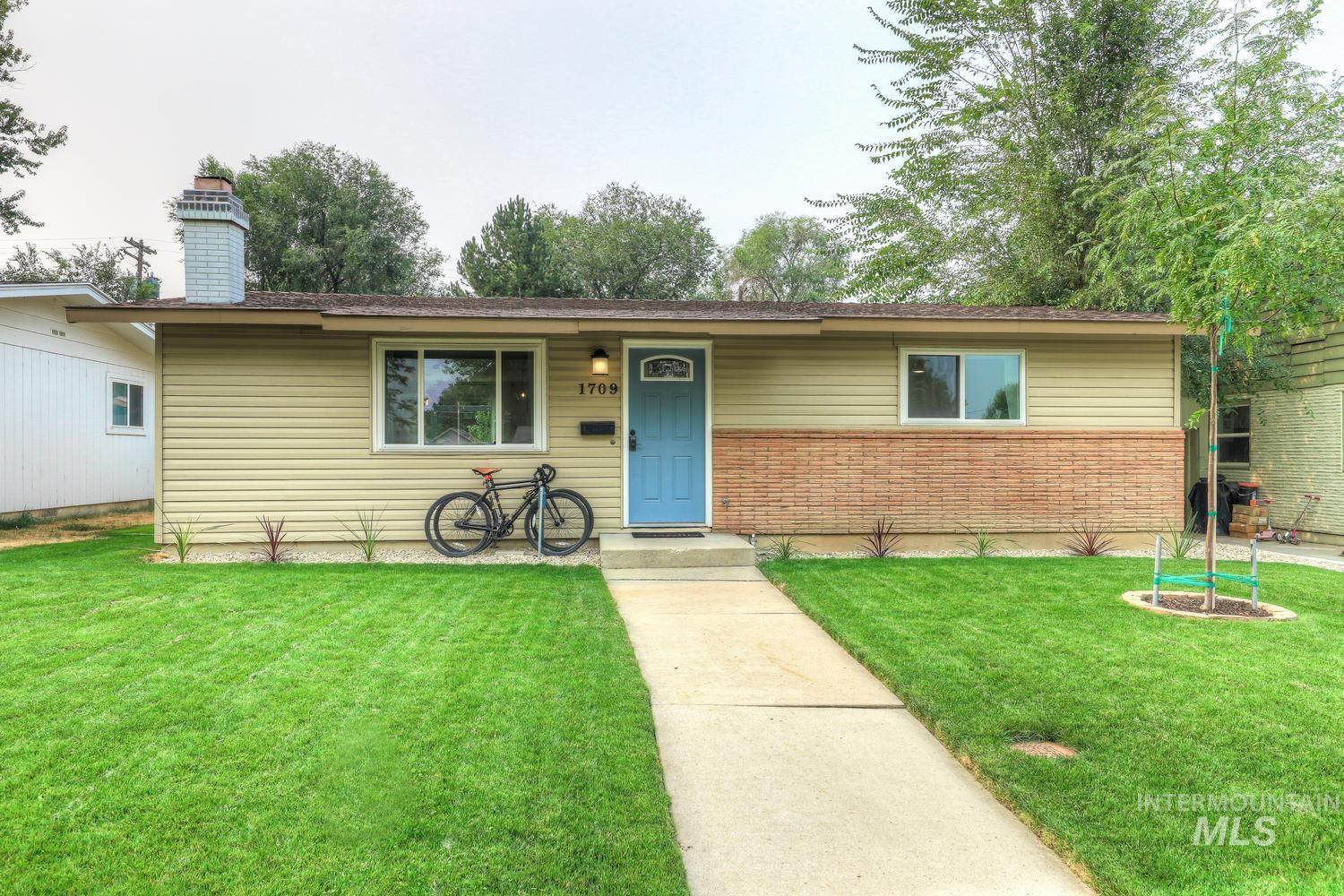 1709 S Abbs