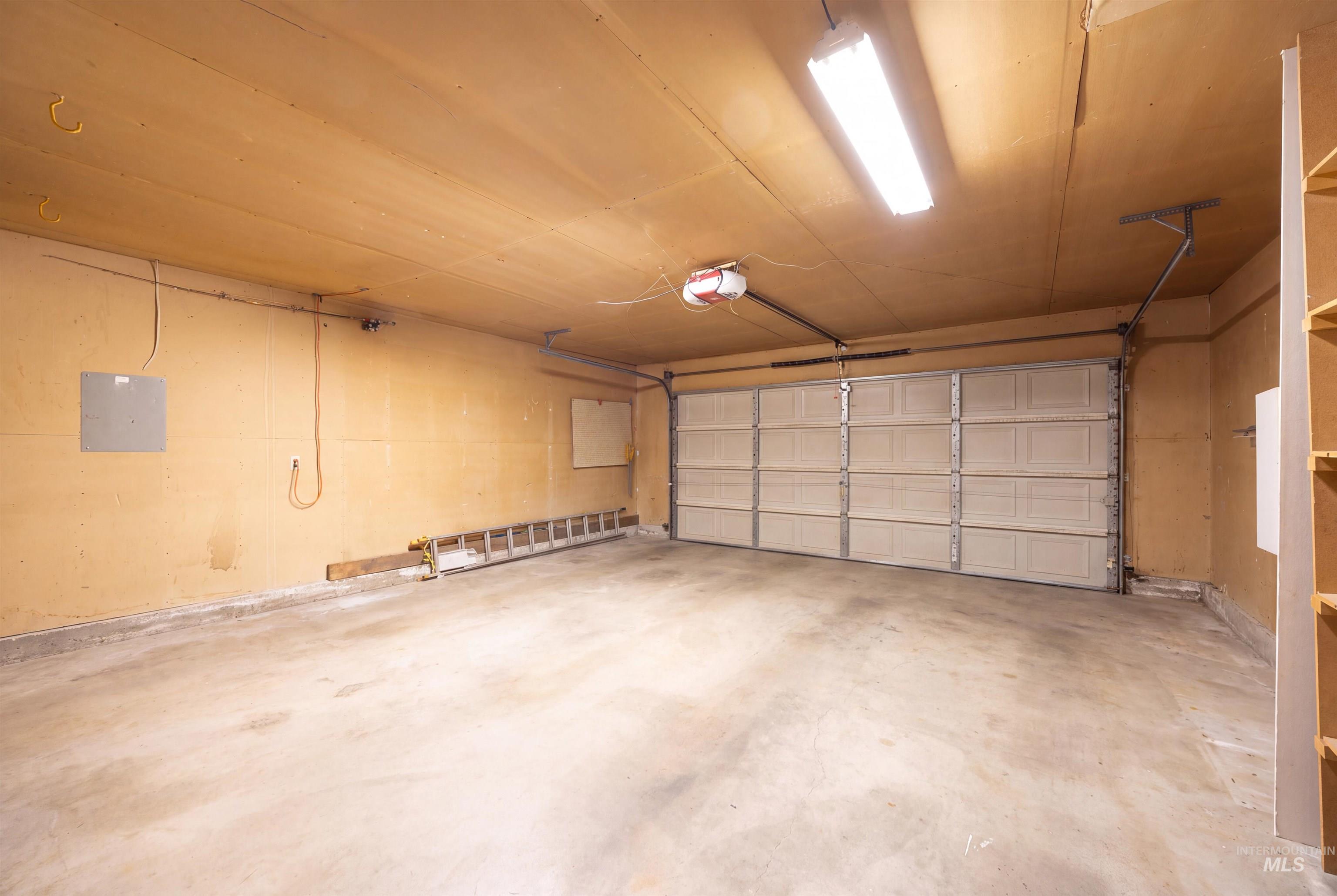 2467 S Essex