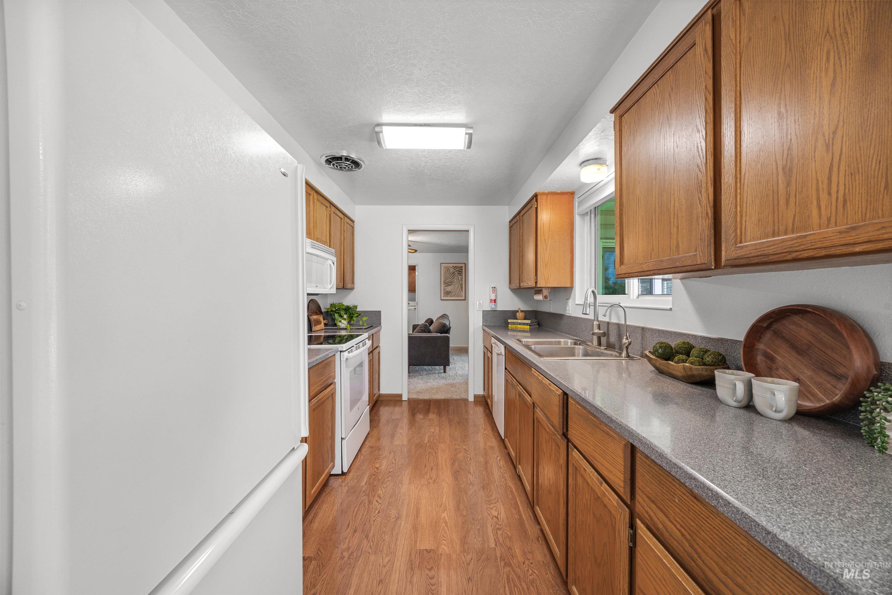 2467 S Essex