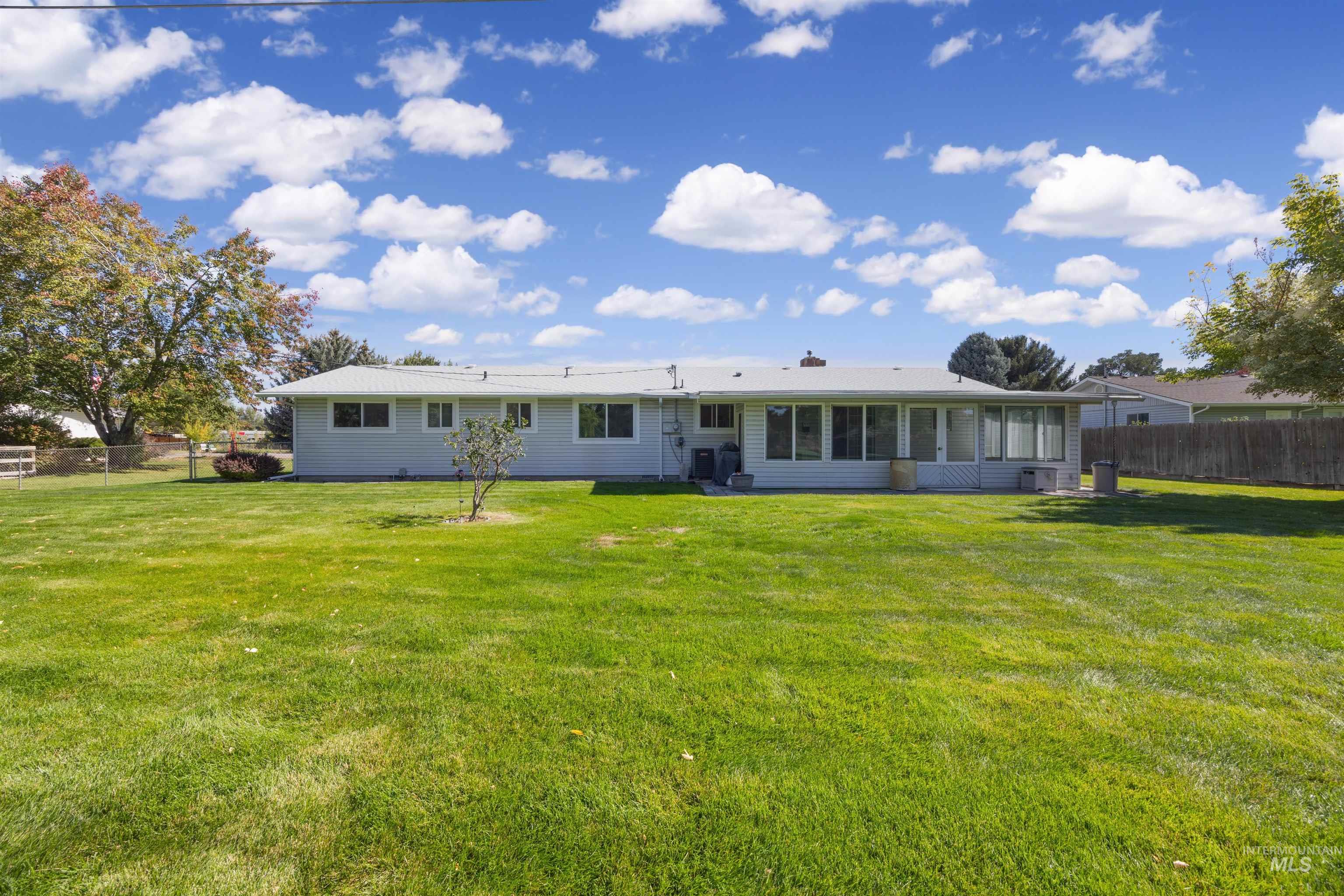 2467 S Essex