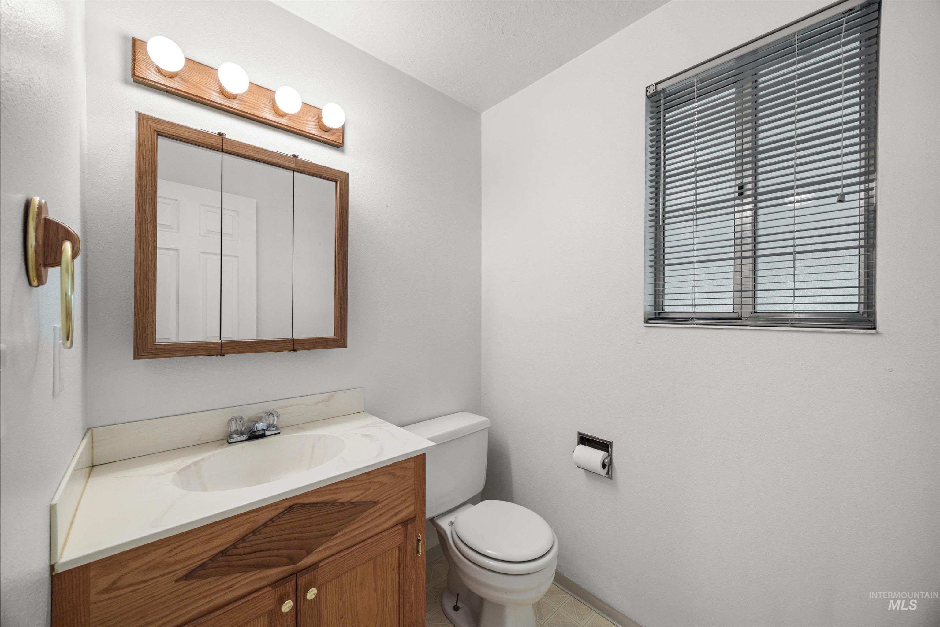 2467 S Essex
