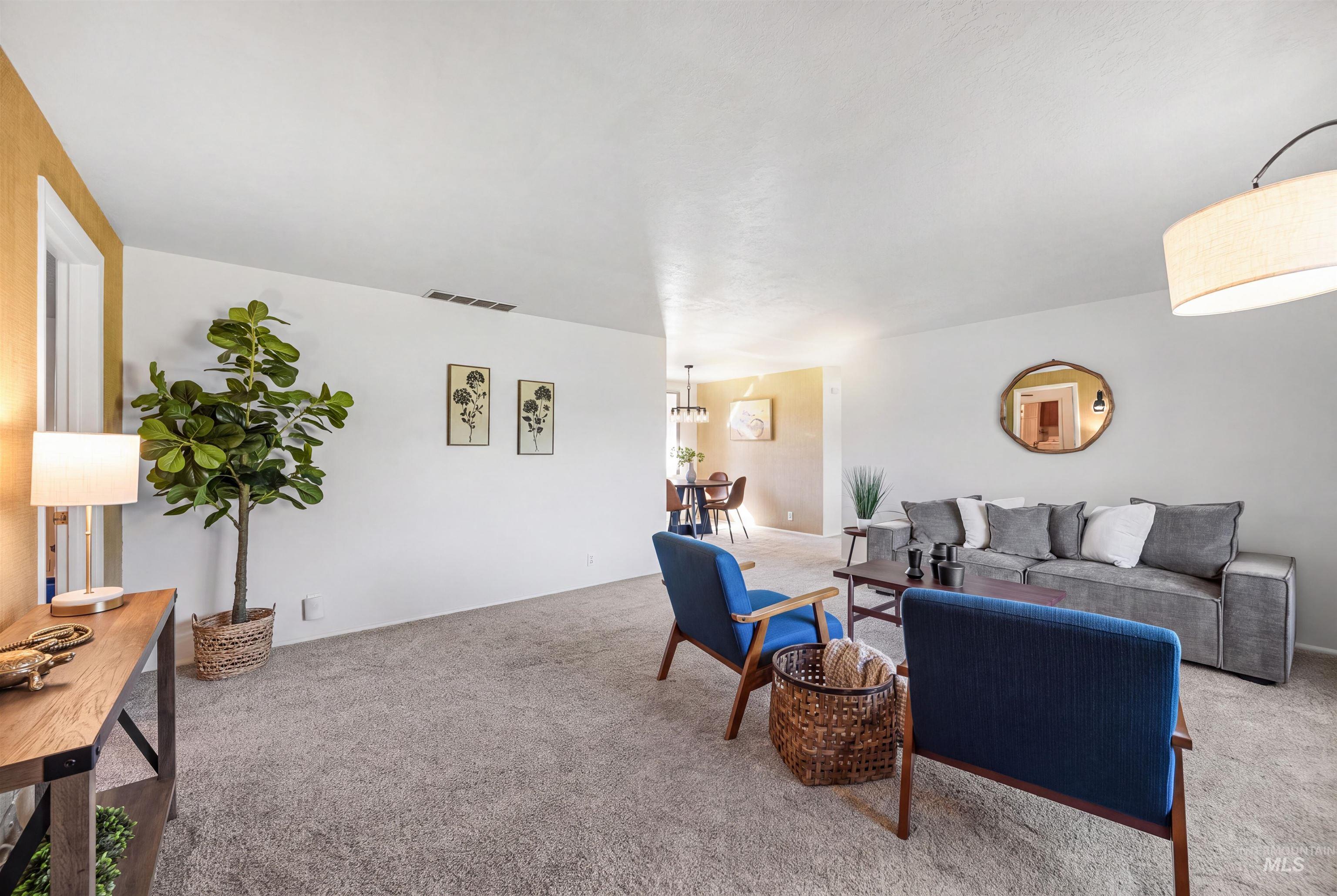 2467 S Essex