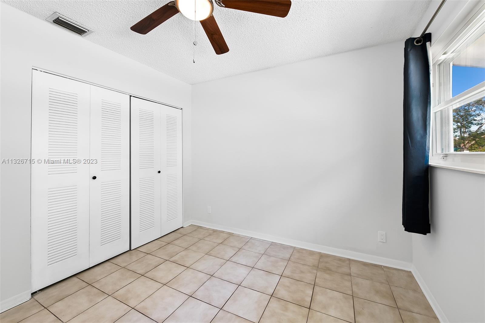 4489 Treasure Cove Dr Unit: 4489