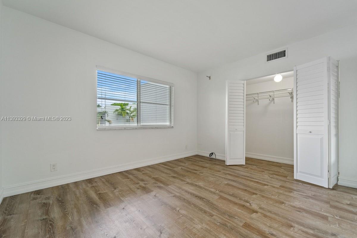 100 Edgewater Dr # 329