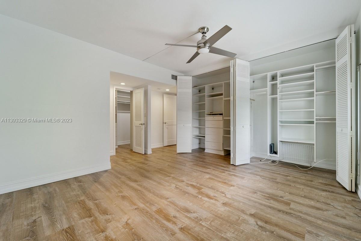 100 Edgewater Dr # 329