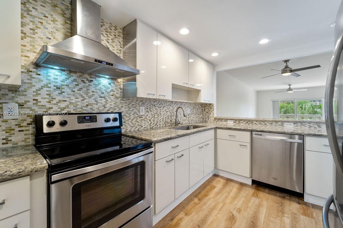 100 Edgewater Dr # 329