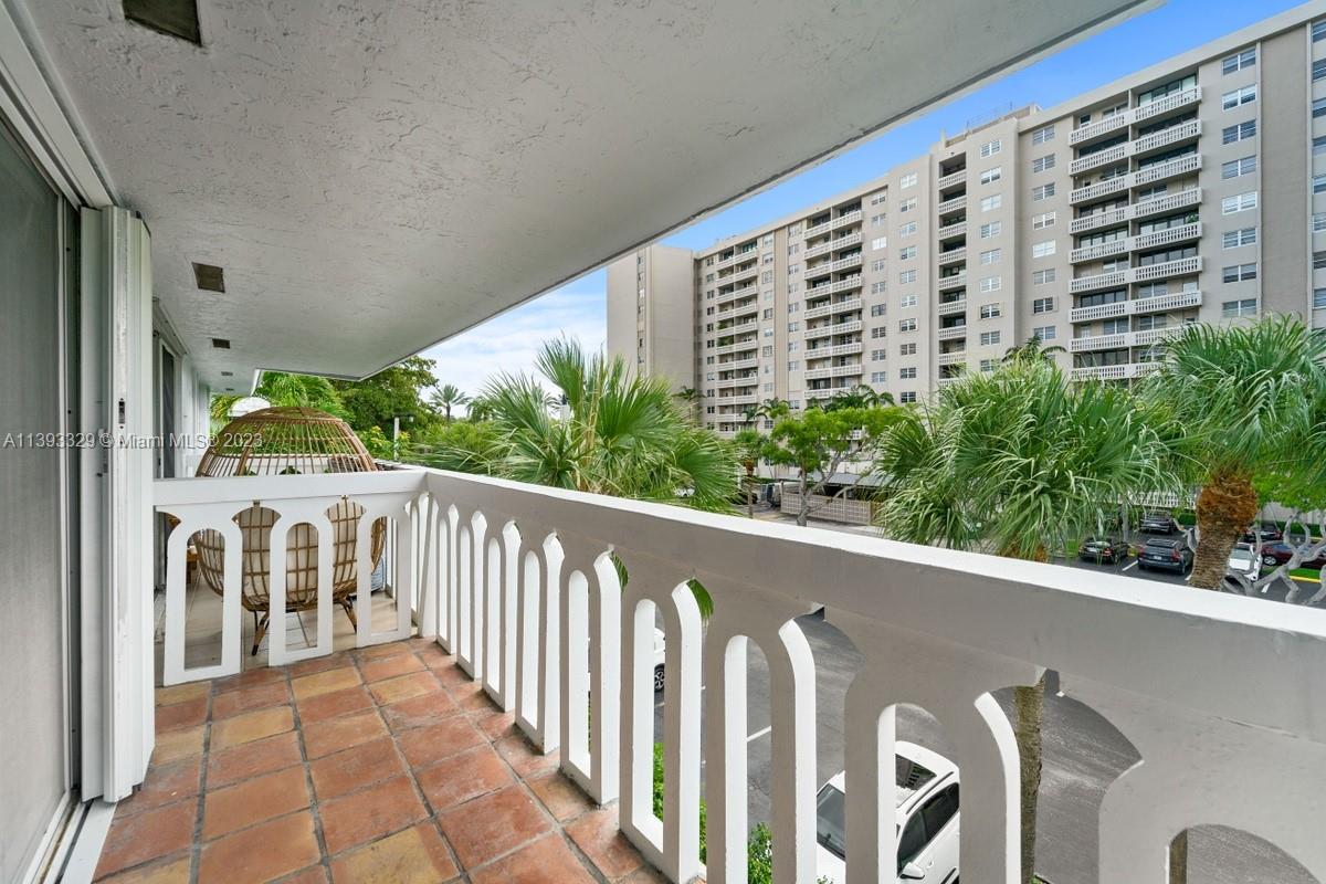 100 Edgewater Dr # 329