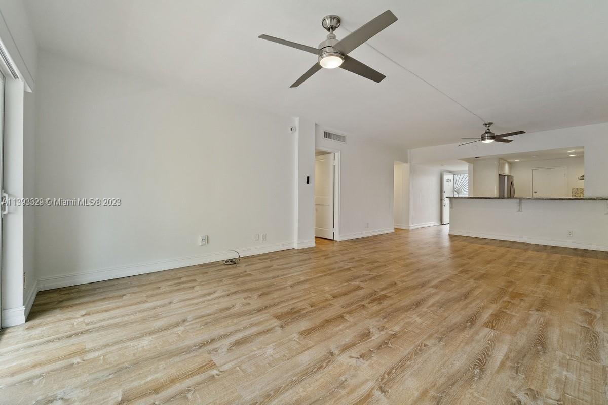 100 Edgewater Dr # 329