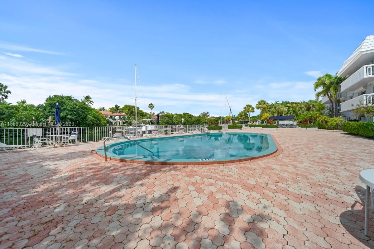 100 Edgewater Dr # 329