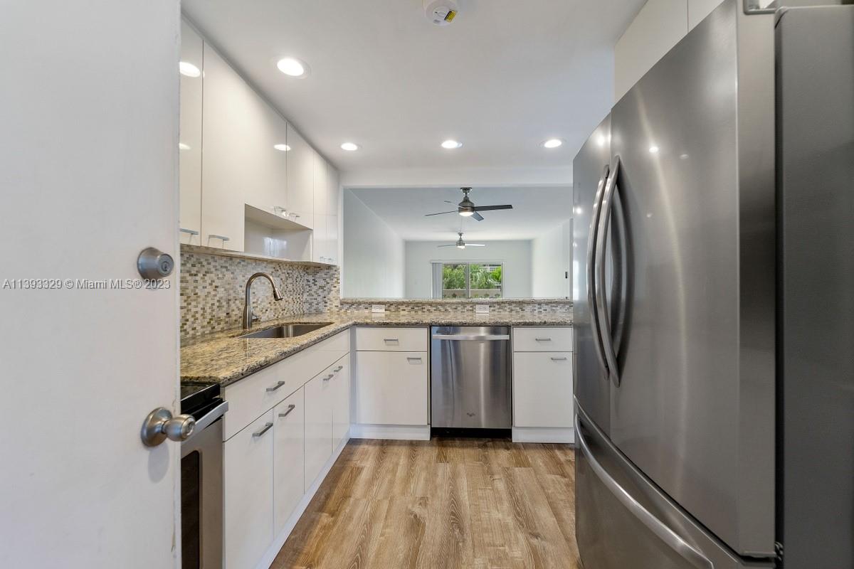 100 Edgewater Dr # 329