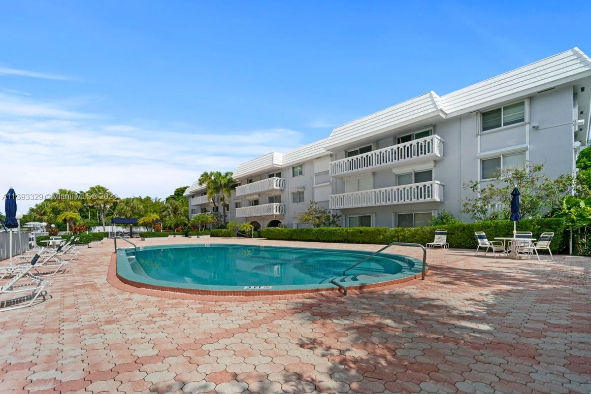 100 Edgewater Dr # 329