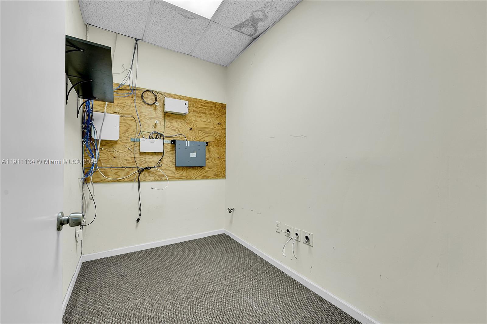 601 N Congress Ave # 105