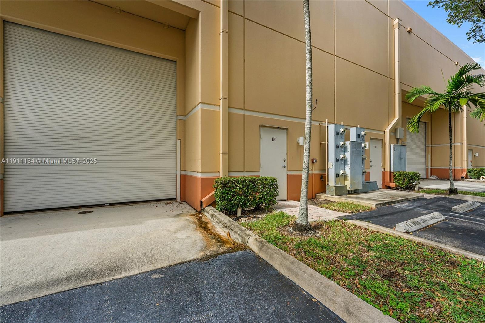 601 N Congress Ave # 105