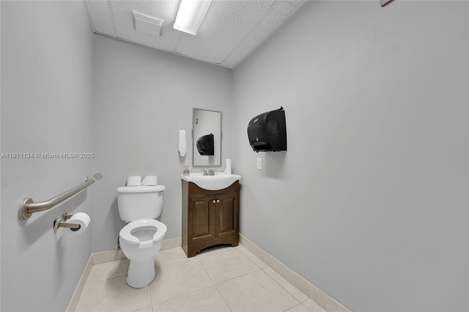 601 N Congress Ave # 105