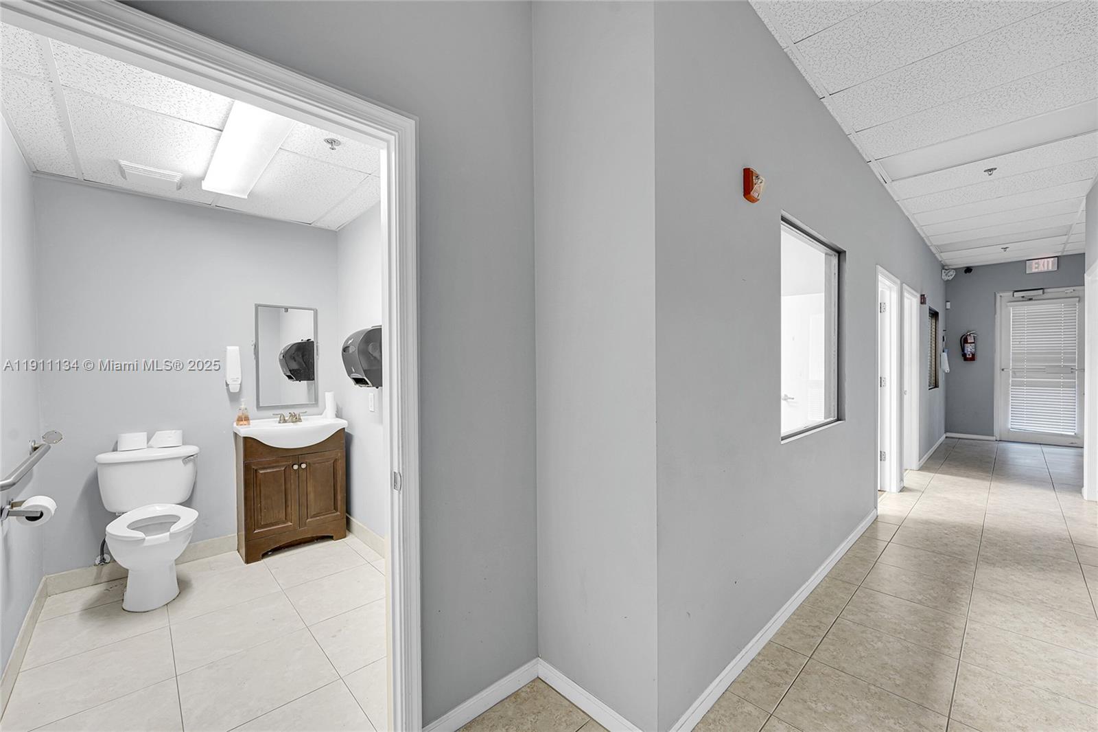 601 N Congress Ave # 105