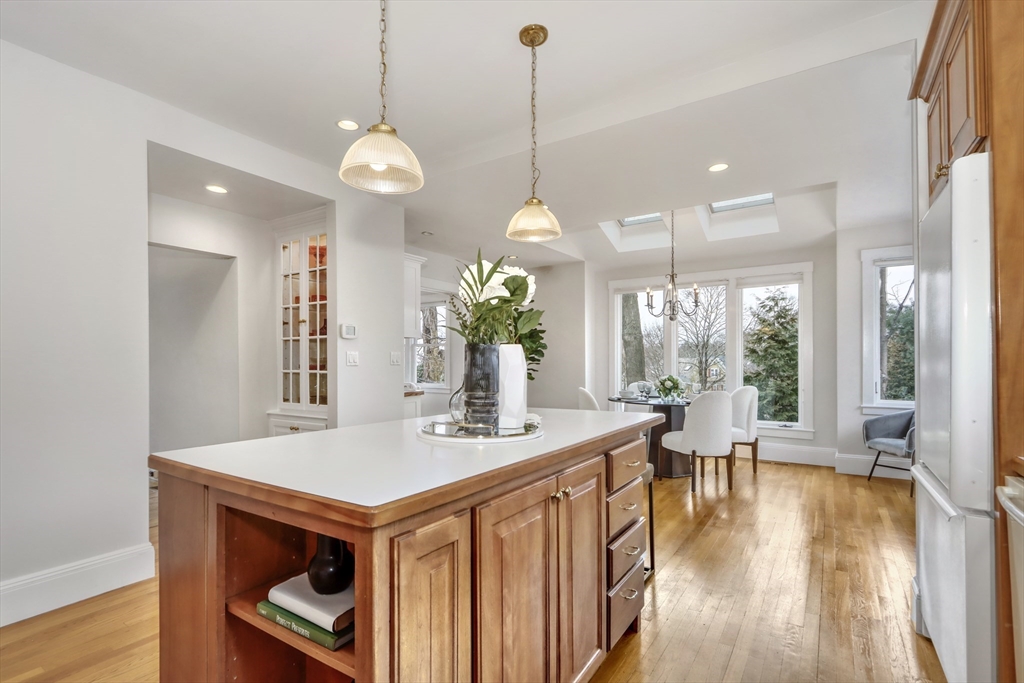 49 Kenwood Ave