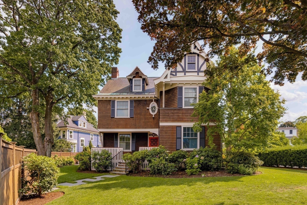 700 Commonwealth Ave