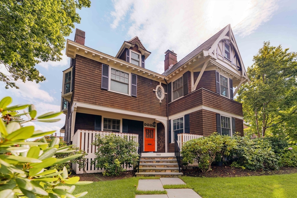 700 Commonwealth Ave