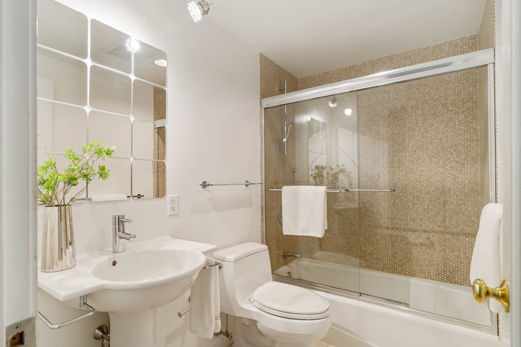 71 Algonquin Rd # 71