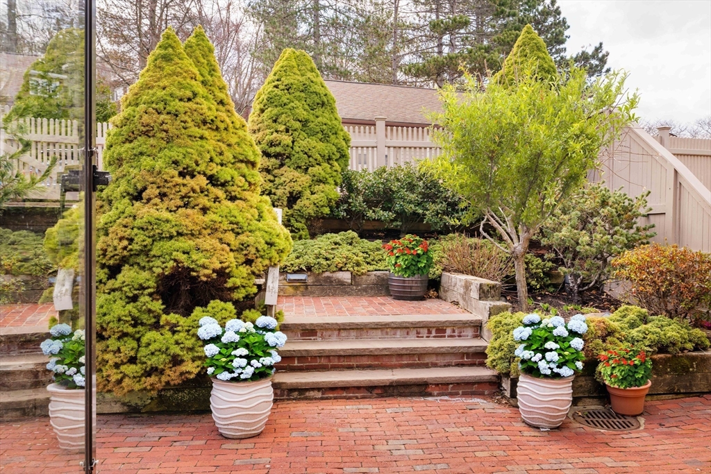71 Algonquin Rd # 71