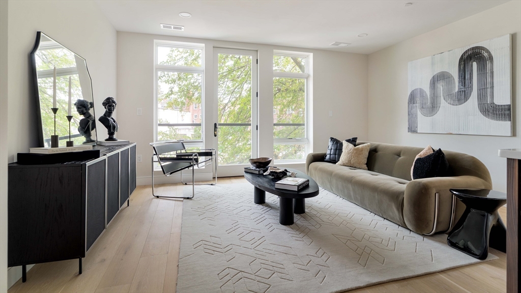 20 Kinmonth Rd # 203