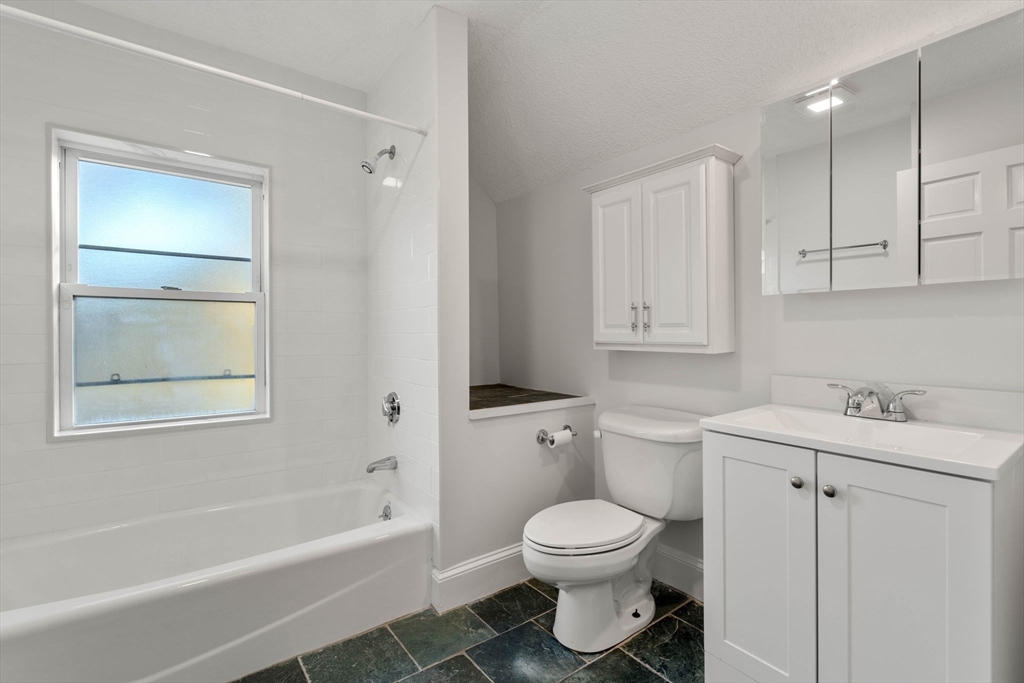 15 Bradbury St # 2