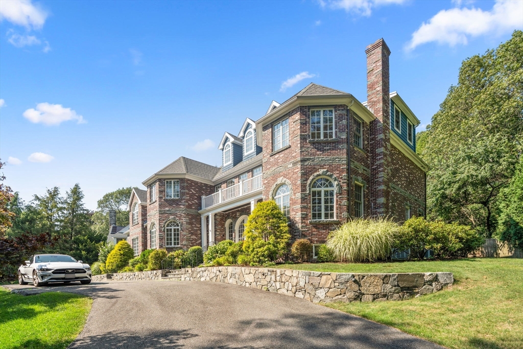 66 Forest Ave