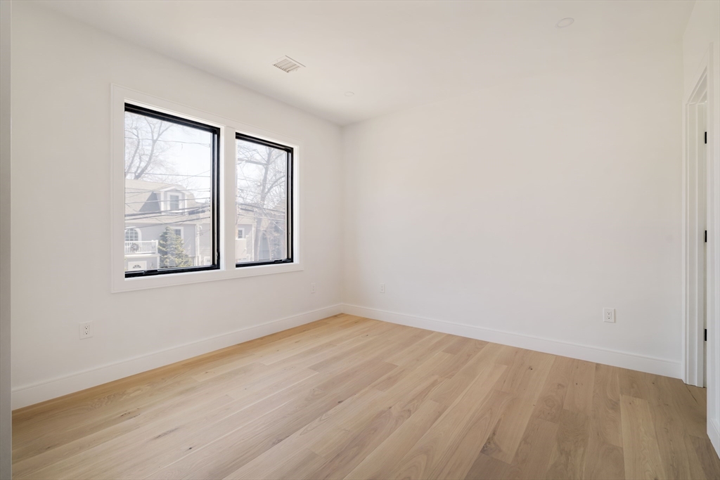 27 Cross St # 27