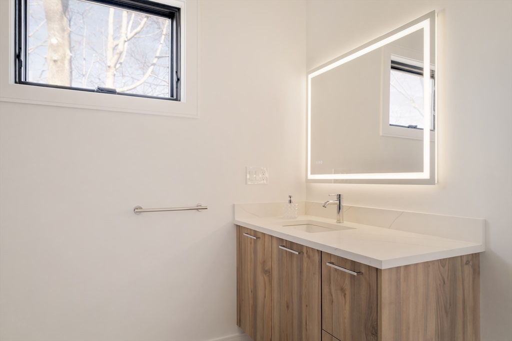 27 Cross St # 27