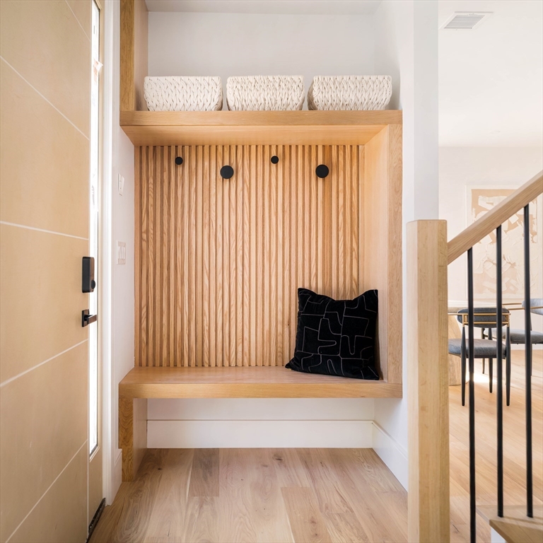 27 Cross St # 27