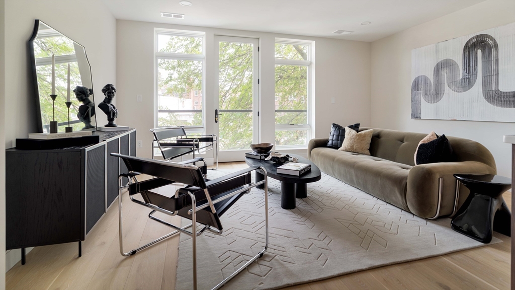 20 Kinmonth Rd # 203