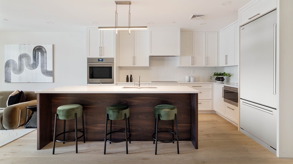 20 Kinmonth Rd # 203