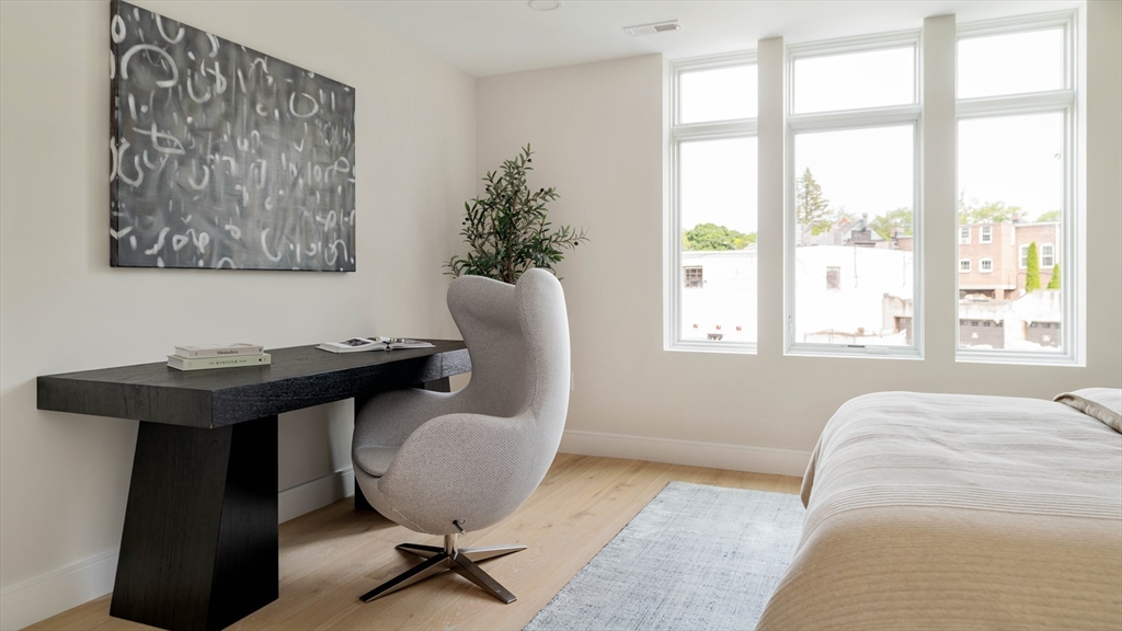 20 Kinmonth Rd # 203