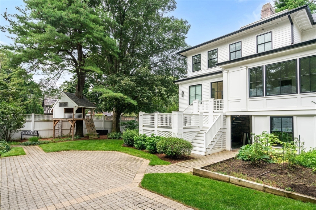 15 Farlow Rd